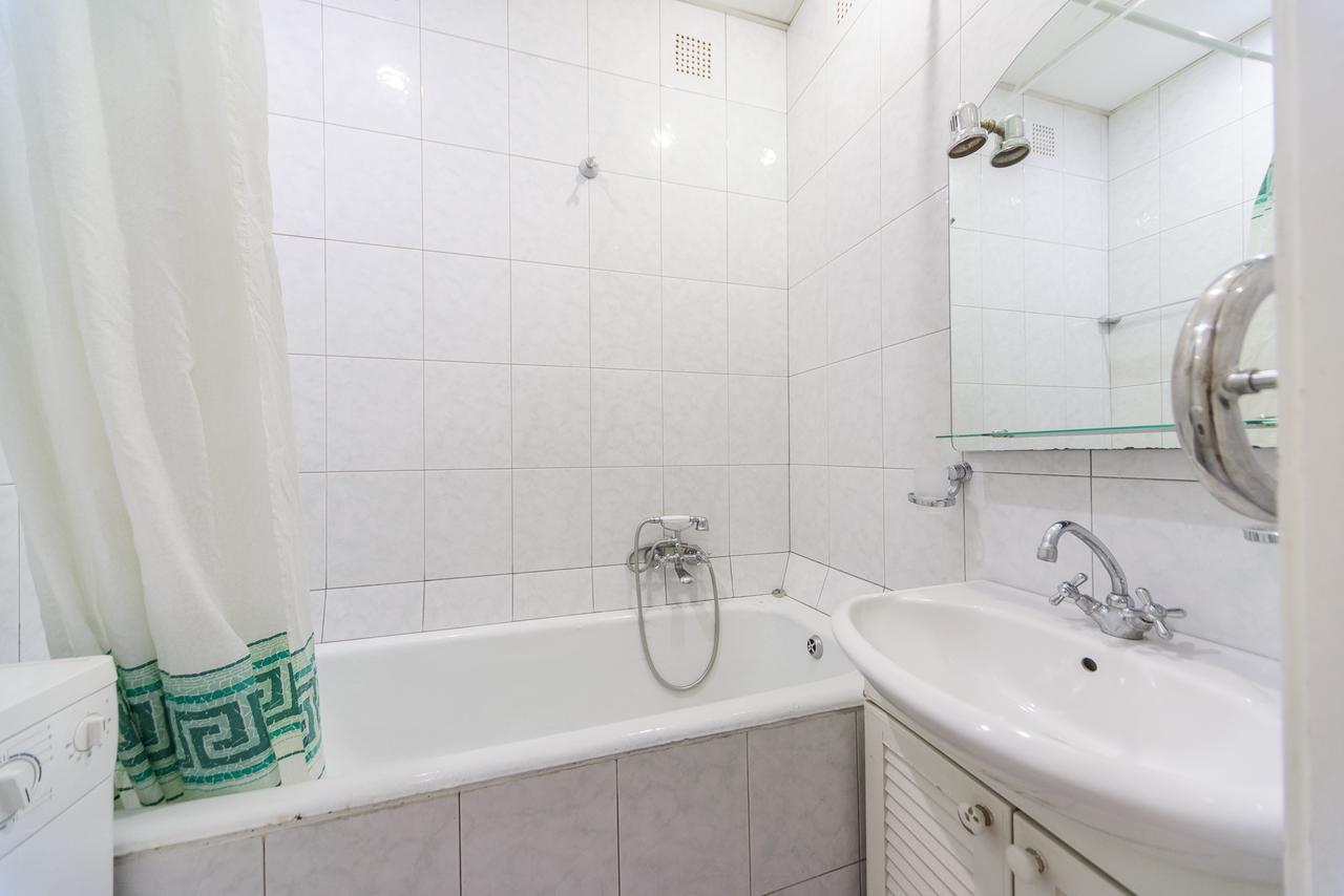 Apartment Near Olympic Stadium เคียฟ ภายนอก รูปภาพ