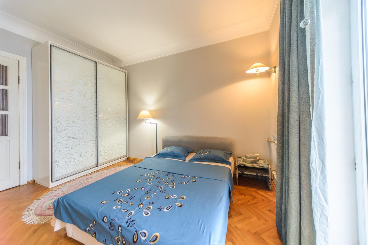 Apartment Near Olympic Stadium เคียฟ ภายนอก รูปภาพ