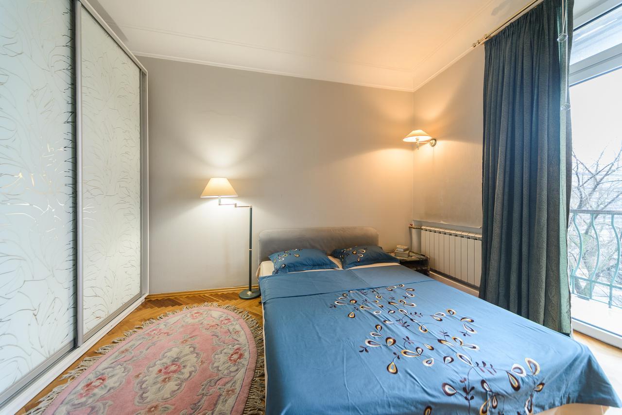 Apartment Near Olympic Stadium เคียฟ ภายนอก รูปภาพ
